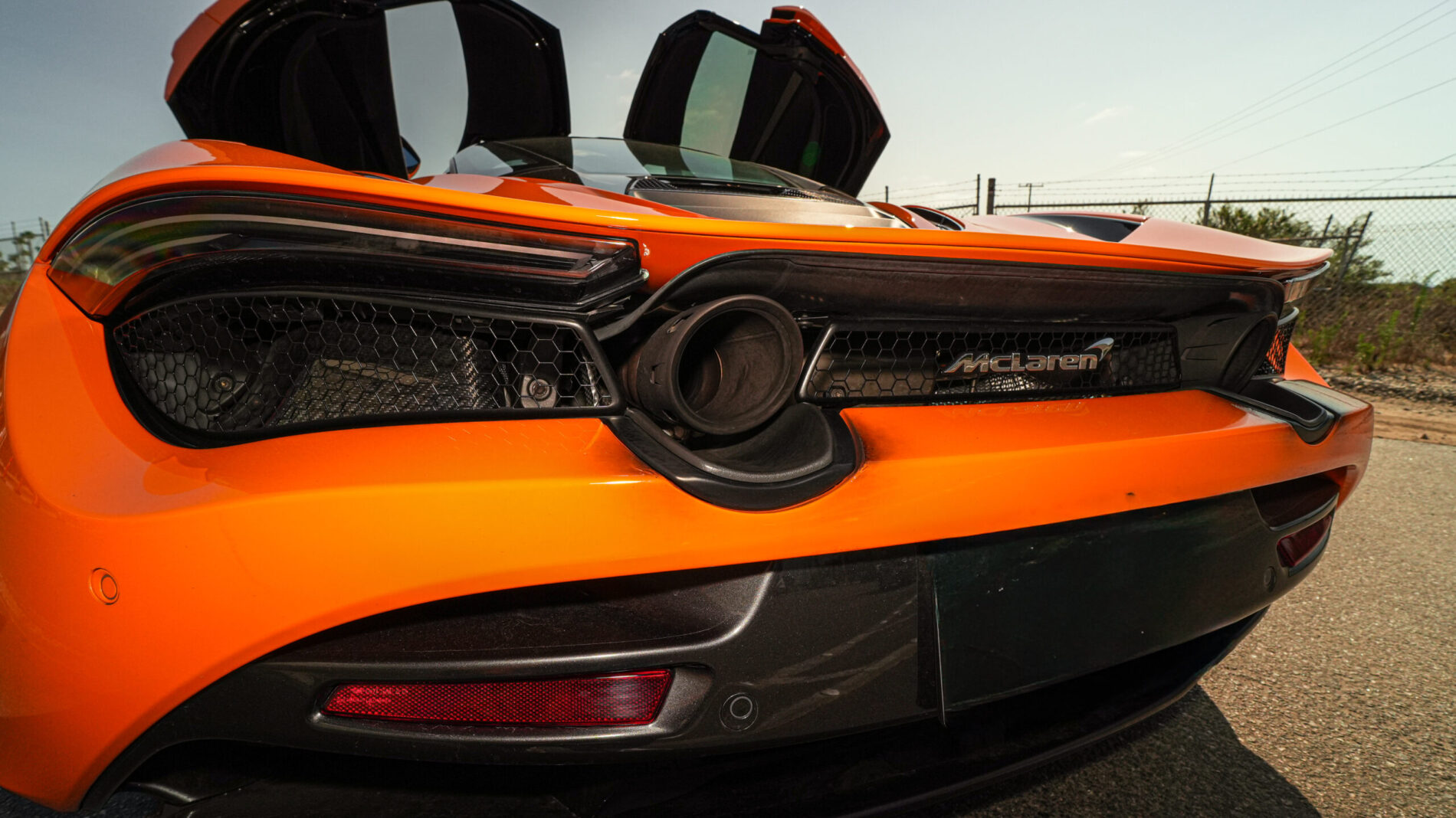 McLaren repair